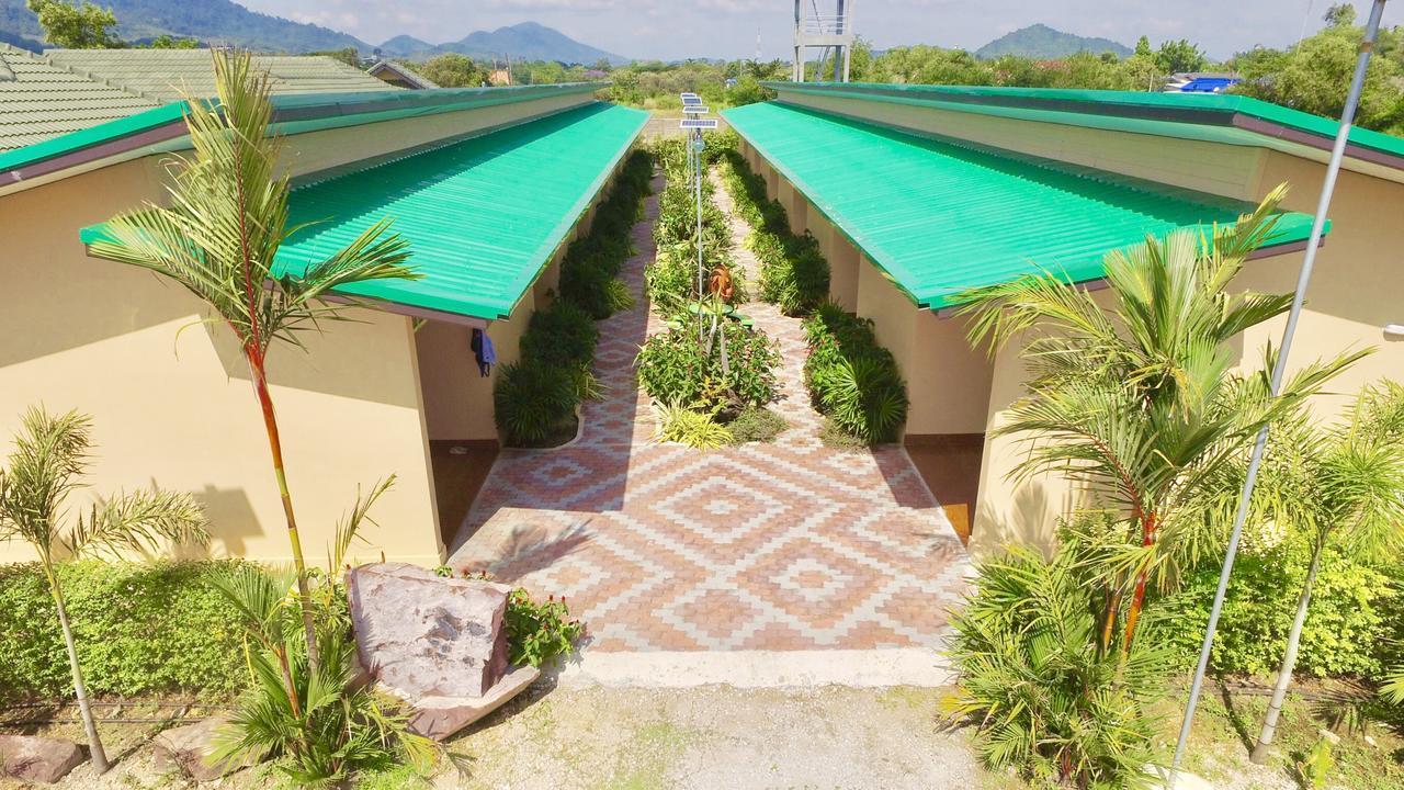 Huan Soontaree Hotel Ban Phe Exterior photo