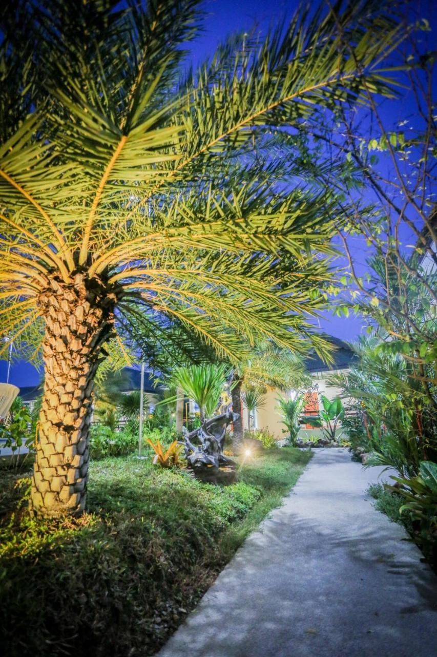 Huan Soontaree Hotel Ban Phe Exterior photo